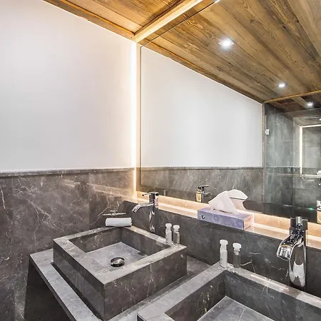 Edge Chalet *